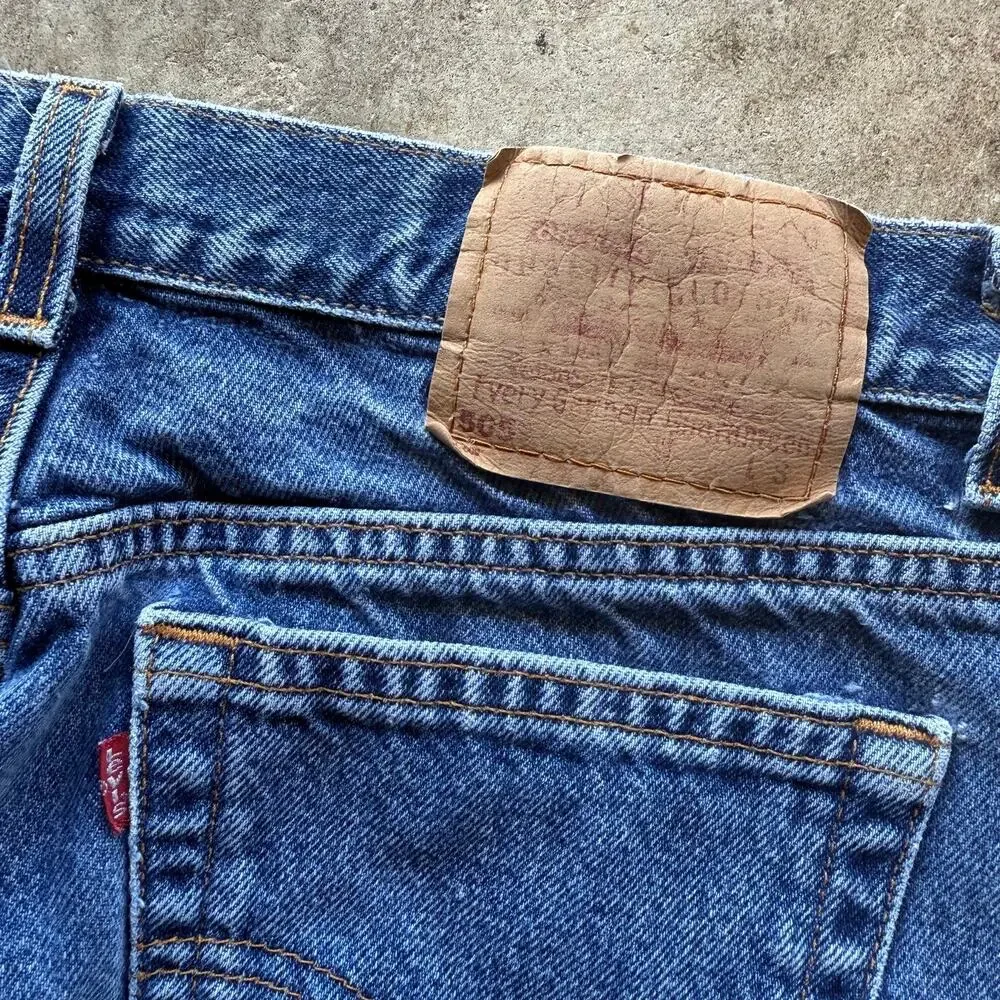 Vtg 1990s Levis 505s Medium Wash Denim Blue Jeans Size 32x29